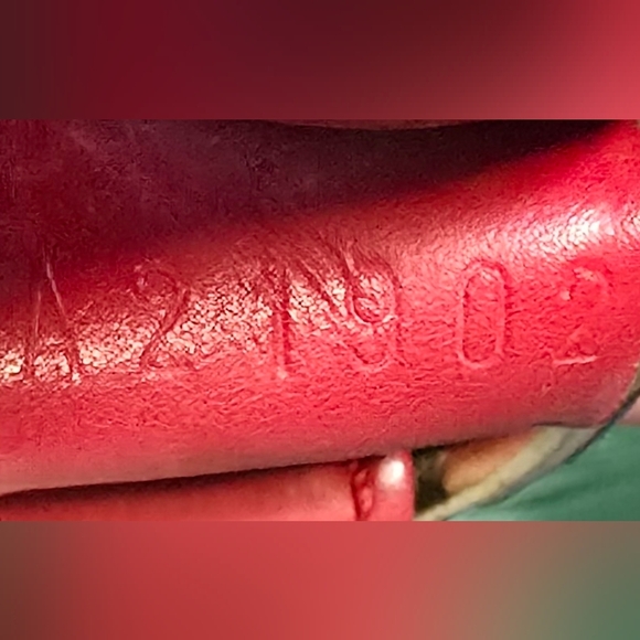 Gorgeous Louis Vuitton Epi Bi-Color Petit Noe Borneo Castillan Red - Picture 5 of 11